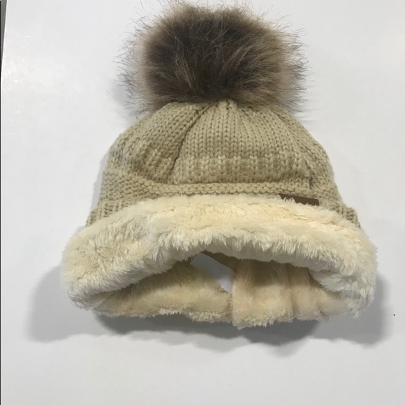 10 BEIGE CC POM STYLE CC BEANIES - Picture 6 of 7